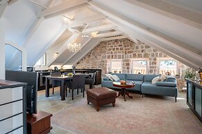 Villa Mirabilis, stunning superior villa, Dubrovnik Old Town