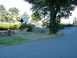 Driftwood by the Sea Inn and RV Resort