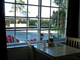 Driftwood by the Sea Inn and RV Resort