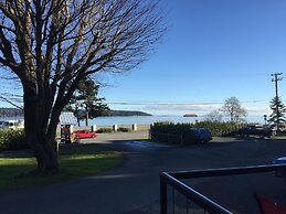 Driftwood by the Sea Inn and RV Resort