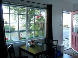 Driftwood by the Sea Inn and RV Resort