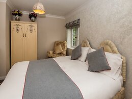 OYO Vale Lodge