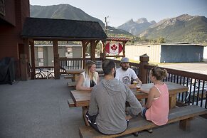 Raging Elk Adventure Lodging