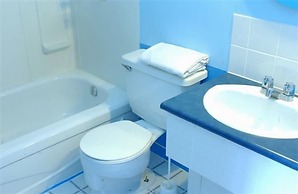 Raging Elk Adventure Lodging