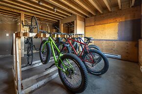 Raging Elk Adventure Lodging