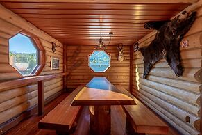 Raging Elk Adventure Lodging