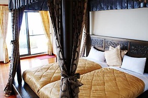 Chun Jing Hillview Villa