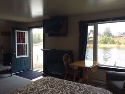 Sauble River Marina & Lodge Resort