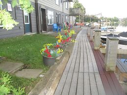 Sauble River Marina & Lodge Resort