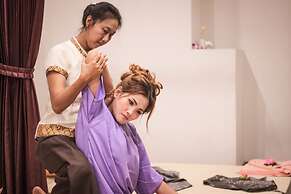 Royal Lee Resort & Spa