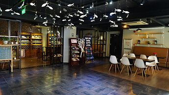 Fish Inn East Nanjing Road