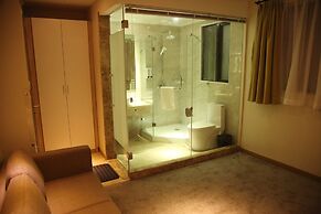 Fish Inn East Nanjing Road