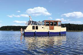 Kuhnle-Tours Hafendorf Müritz