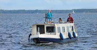 Kuhnle-Tours Hafendorf Müritz