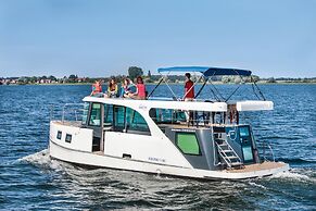 Kuhnle-Tours Hafendorf Müritz