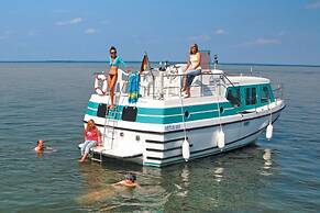 Kuhnle-Tours Hafendorf Müritz
