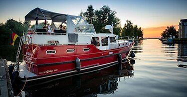 Kuhnle-Tours Hafendorf Müritz