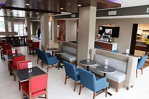 Holiday Inn Express & Suites Alabaster by IHG