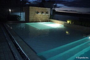 Rivermount Hotel and Resort