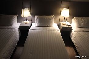 Rivermount Hotel and Resort