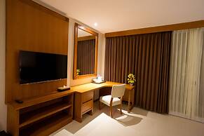 d’Nusa Beach Club and Resort