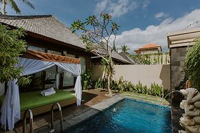 d’Nusa Beach Club and Resort