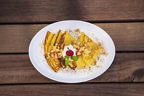 d’Nusa Beach Club and Resort