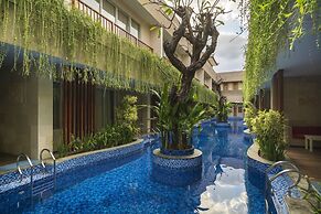 d’Nusa Beach Club and Resort