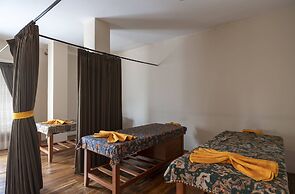 d’Nusa Beach Club and Resort