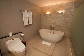 d’Nusa Beach Club and Resort