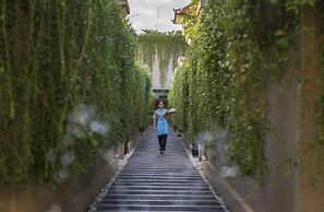 d’Nusa Beach Club and Resort