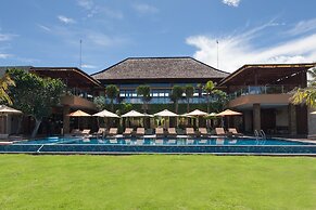d’Nusa Beach Club and Resort