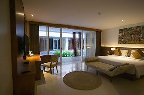 d’Nusa Beach Club and Resort