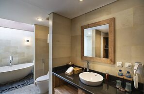 d’Nusa Beach Club and Resort