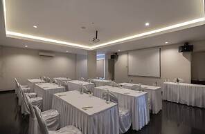 d’Nusa Beach Club and Resort