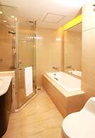 Queena Plaza Hotel Tainan