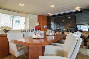 Christina Onassis Yachthotel