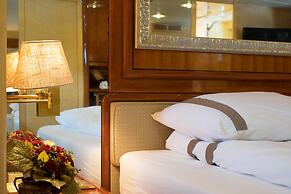 Christina Onassis Yachthotel