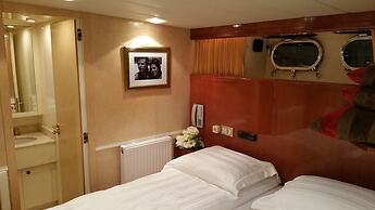 Christina Onassis Yachthotel