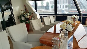 Christina Onassis Yachthotel