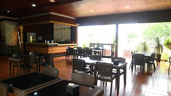 Dolores Tropicana Resort