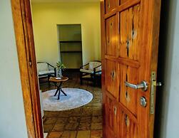 Weru Weru River Lodge