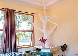 Weru Weru River Lodge