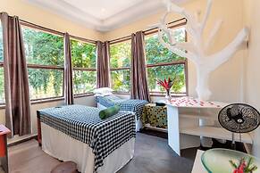 Weru Weru River Lodge