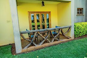 Weru Weru River Lodge