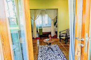 Weru Weru River Lodge