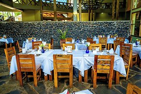 Weru Weru River Lodge