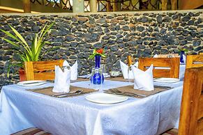 Weru Weru River Lodge