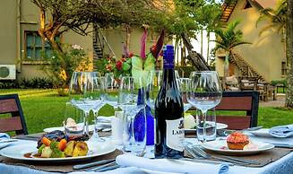 Weru Weru River Lodge