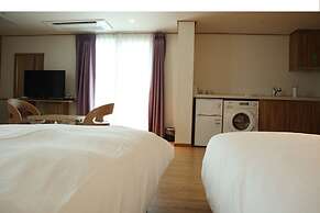 Hotel Rest Seogwipo